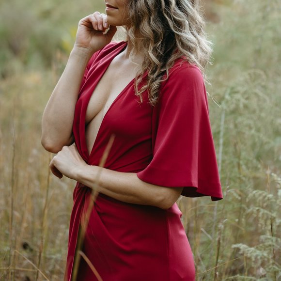 Keepsake Plunge Neckline Gown - Picture 3 of 12